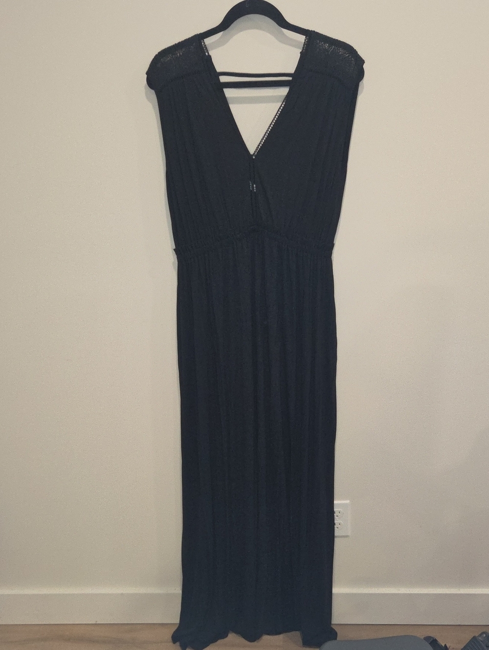Heartloom Black V-Neck Maxi Dress